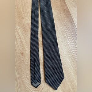 Calvin Klein men’s silk tie gray black stripes